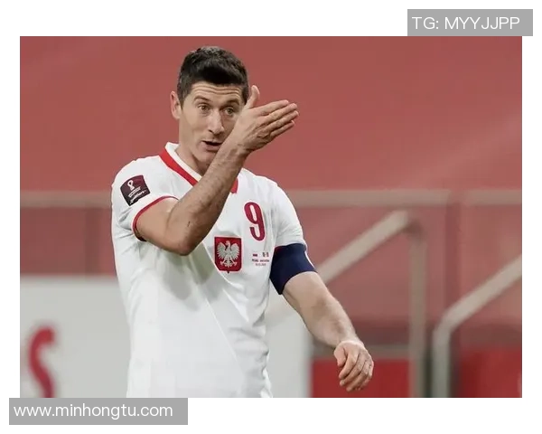 足球防守大师：盘点那些防守技巧卓越的足球球星及其经典防守瞬间