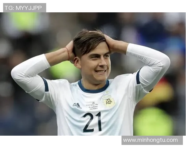 阿根廷最帅长发足球球星引领潮流风尚成为球场外的时尚代言人 阿根廷最帅长发足球球星引领潮流风尚成为球场外的时尚代言人